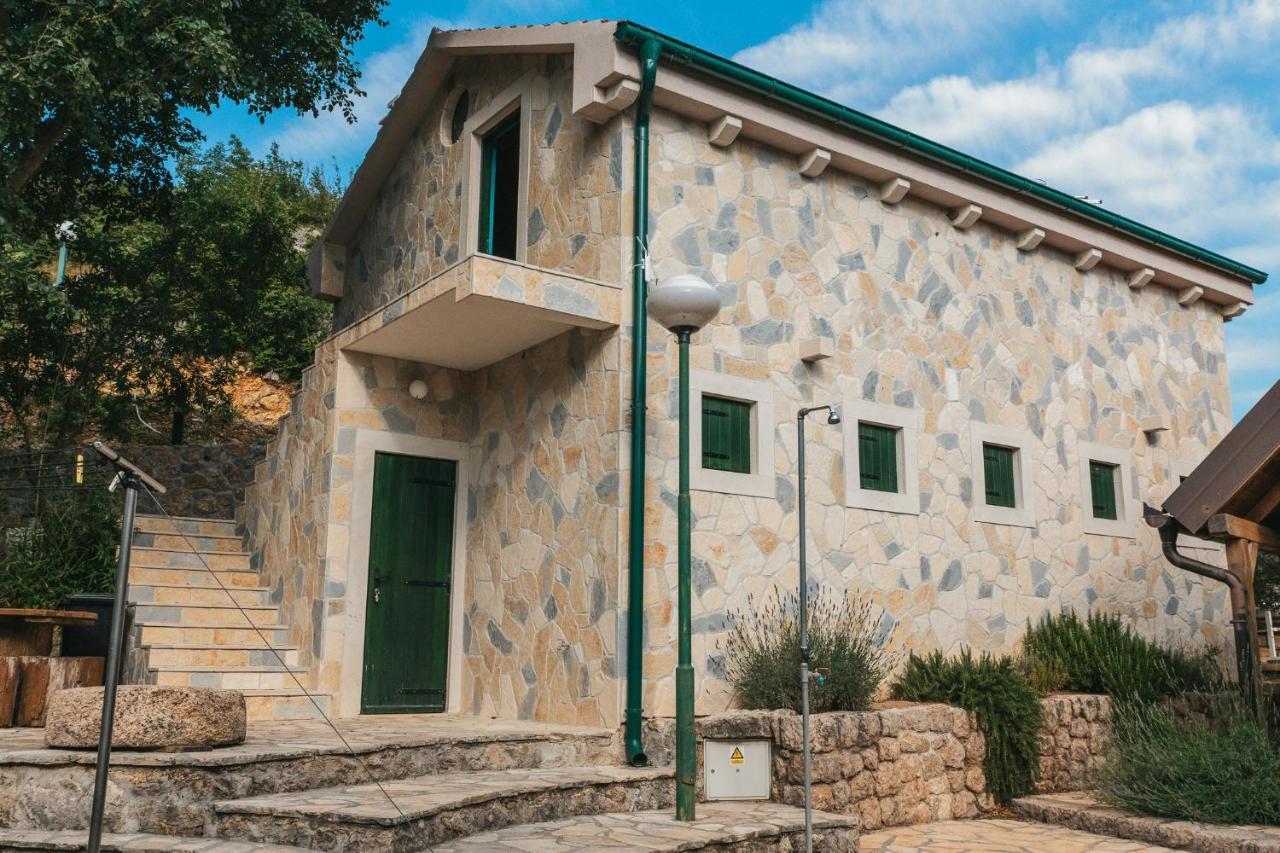 River Huts Zrmanja Obrovac Ngoại thất bức ảnh