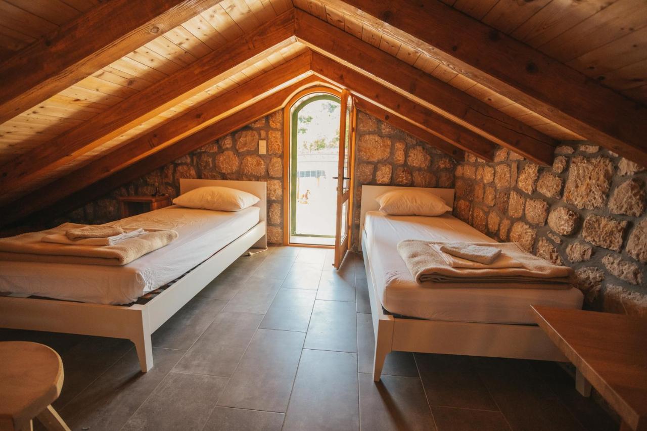 River Huts Zrmanja Obrovac Ngoại thất bức ảnh