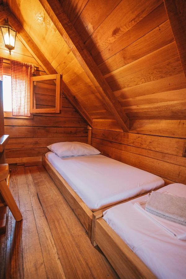 River Huts Zrmanja Obrovac Ngoại thất bức ảnh
