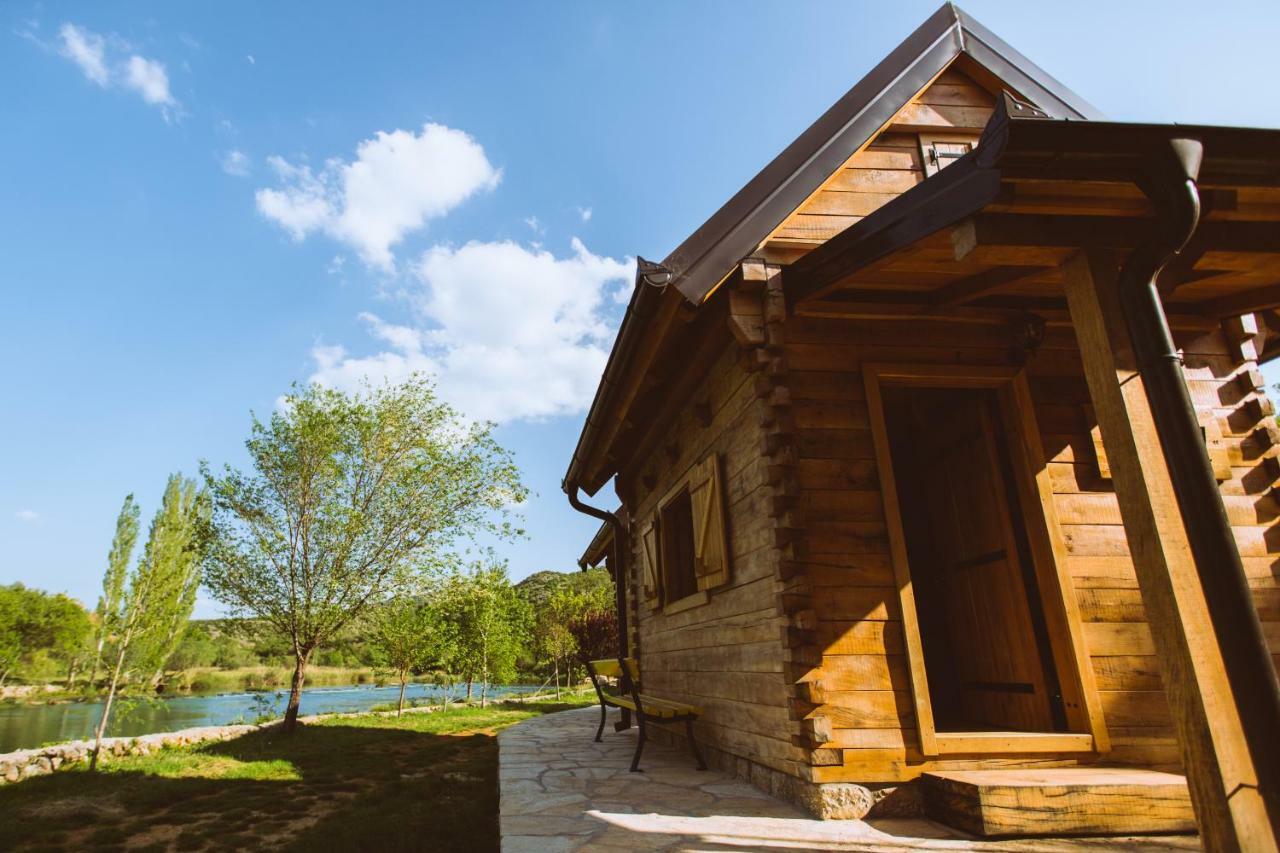 River Huts Zrmanja Obrovac Ngoại thất bức ảnh